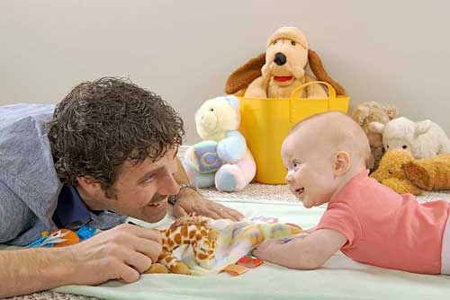 عملکرد مراقب در تکامل اجتماعی عاطفی کودکان 